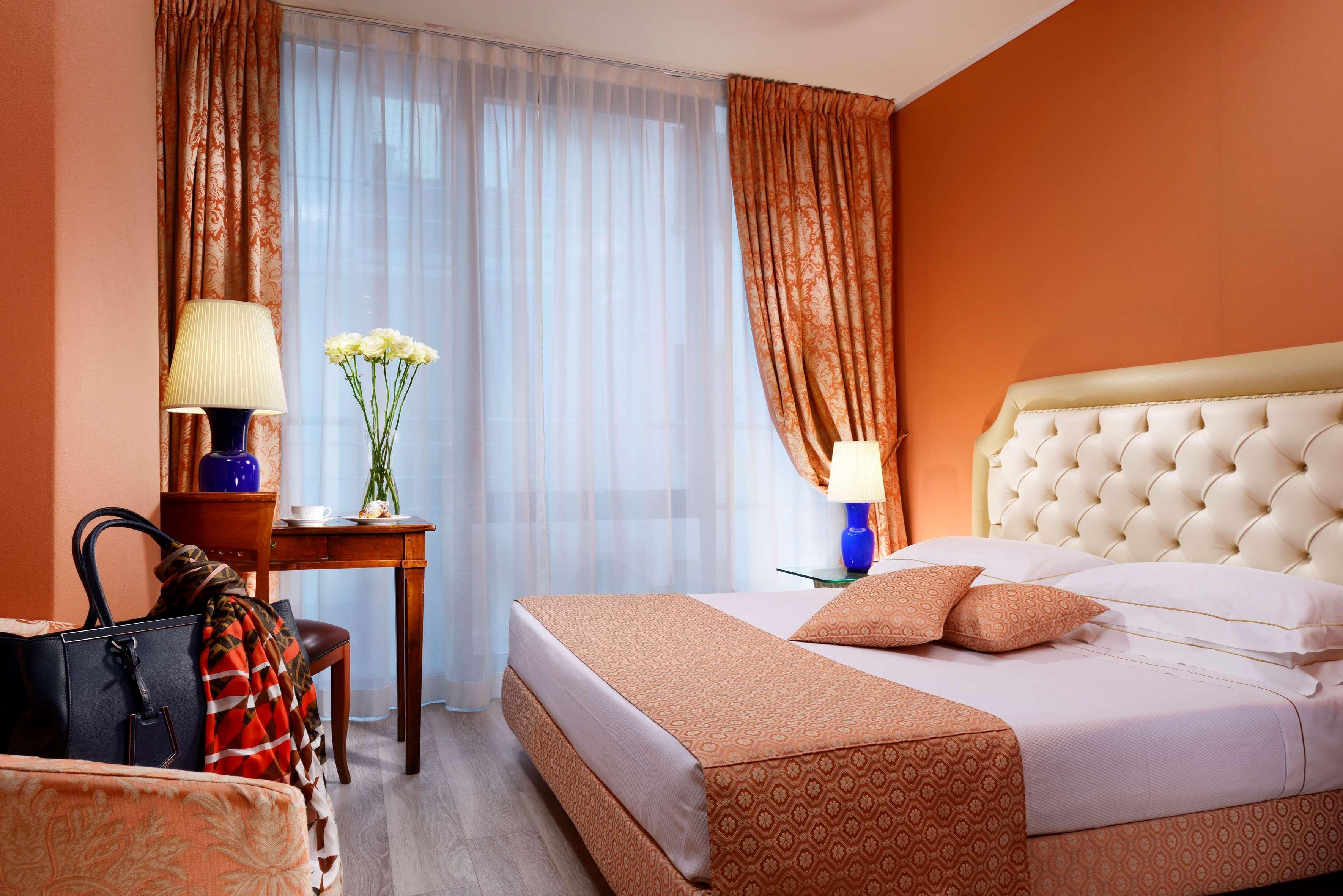 Hotel Pierre Milano Exterior foto A bedroom in a hotel