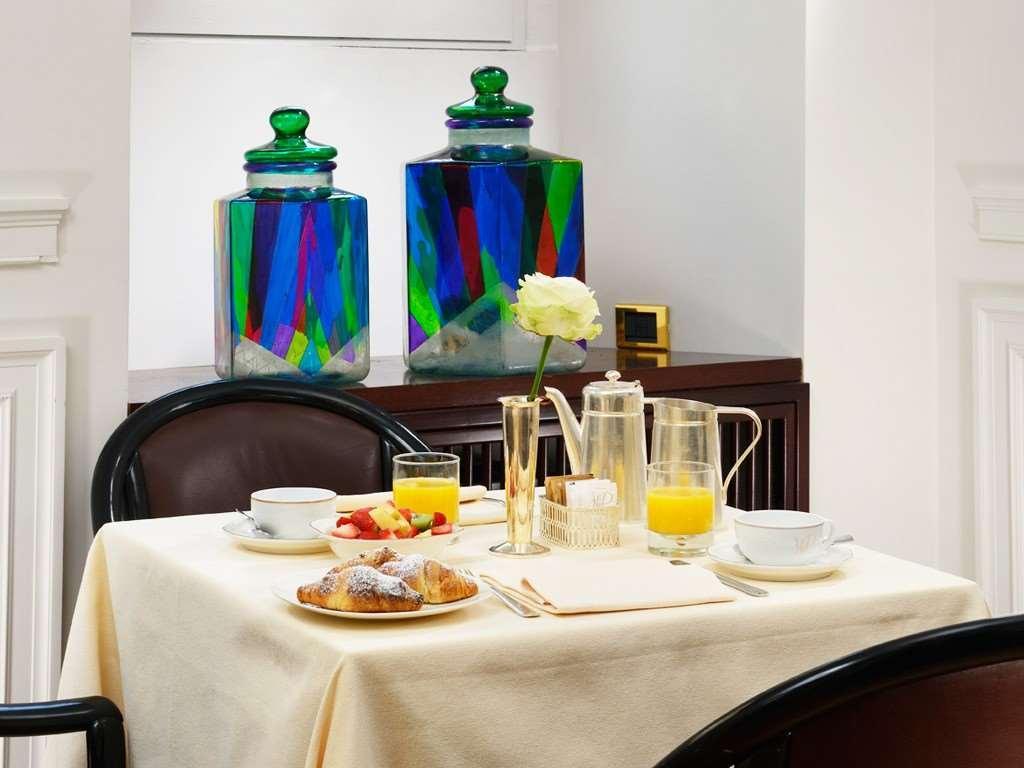 Hotel Pierre Milano Exterior foto Breakfast at the hotel