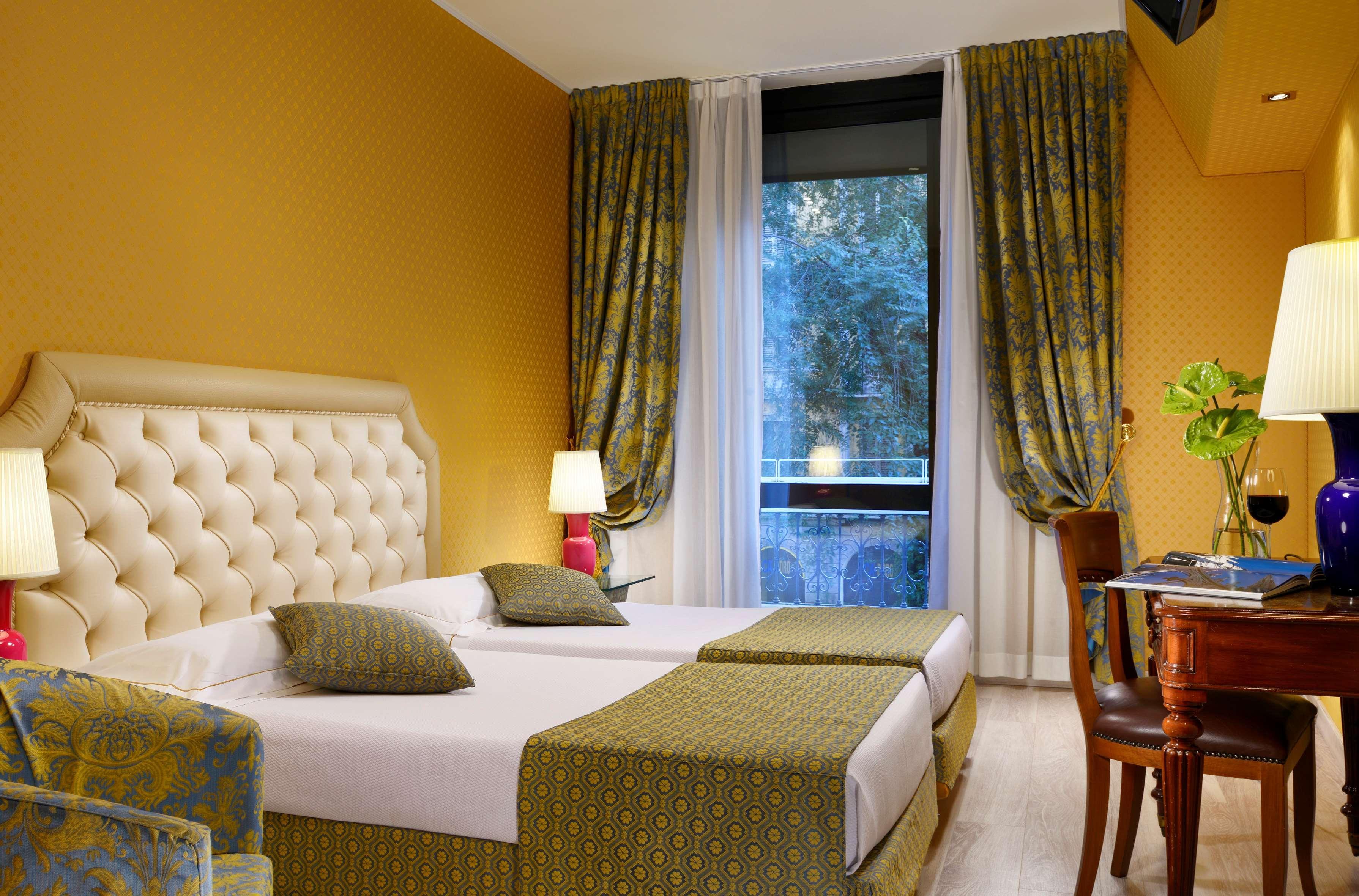 Hotel Pierre Milano Exterior foto A room at the hotel